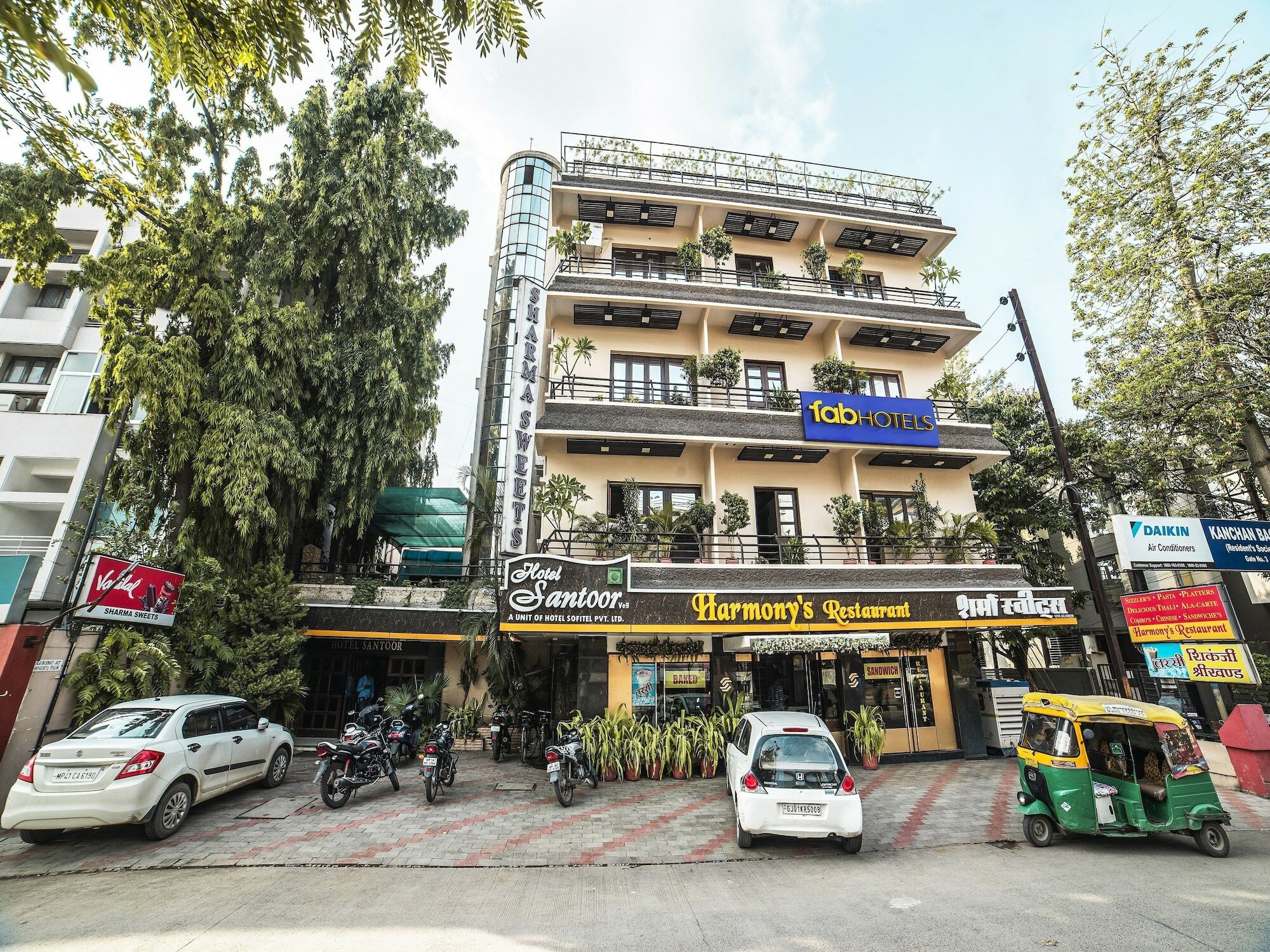 ファブホテル サントゥール インドール エクステリア 写真